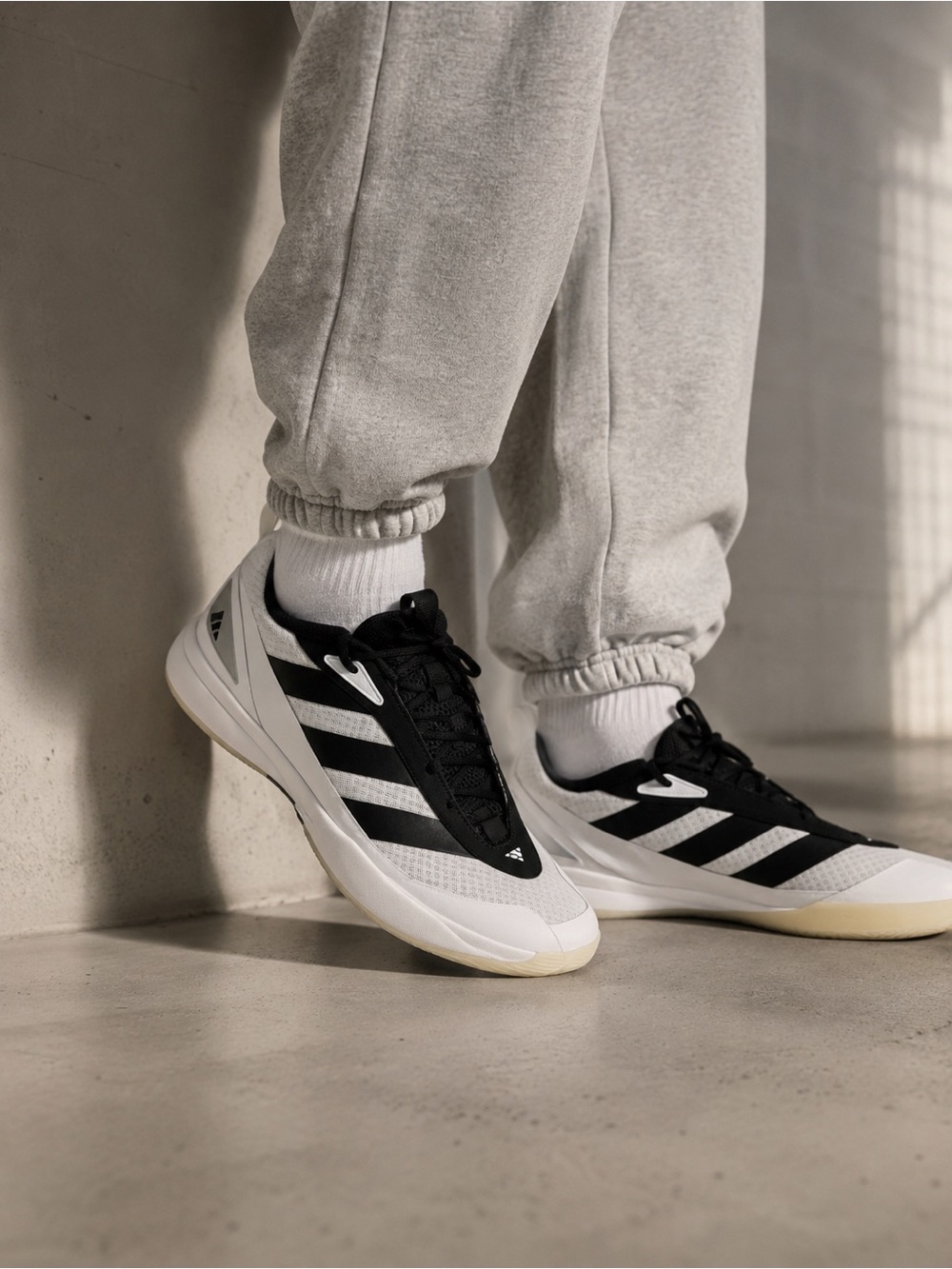 Adidas Subzone Basketball Shoes Men’s Size 13 White Black Gum Sole Sneakers NWT